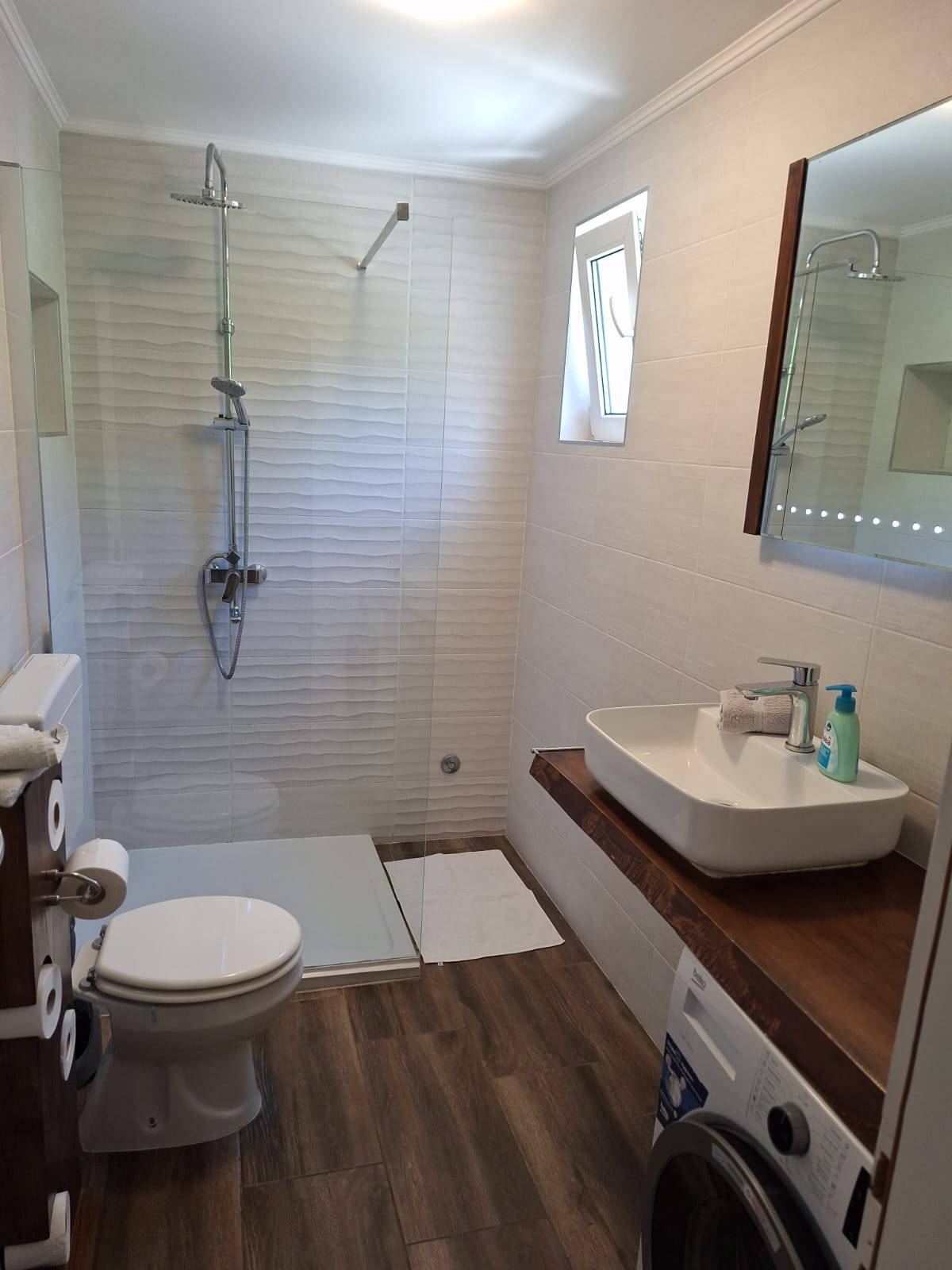 Bathroom Apartmani Rab House Golubovac
