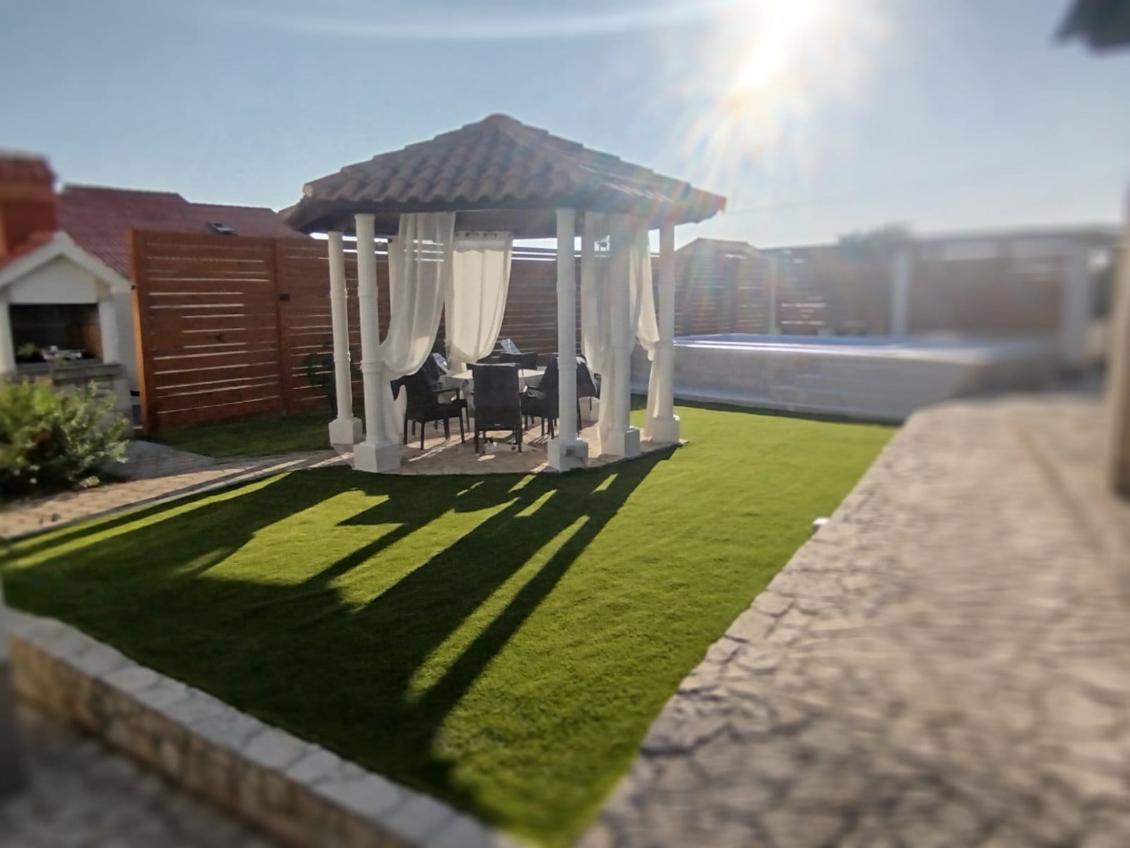 Gazebo and lawn Apartmani Kampor